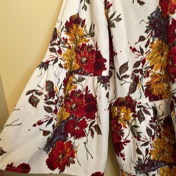 Time and Tru fall floral ruffle blouse Medium - Picture 2 of 3